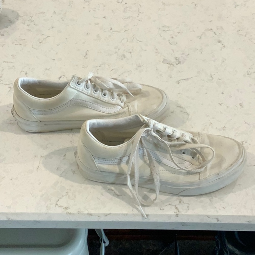 Vans - Picture 2 of 4